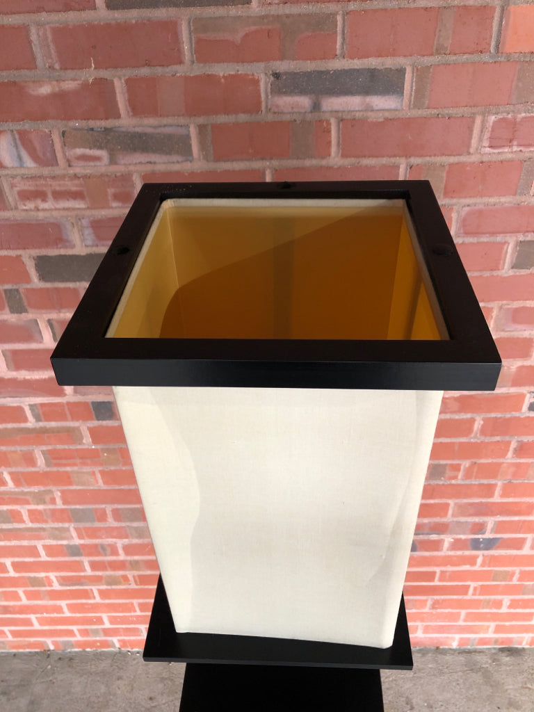 5 SHELF BLACK STANDING LAMP W/CREAM SHADE.