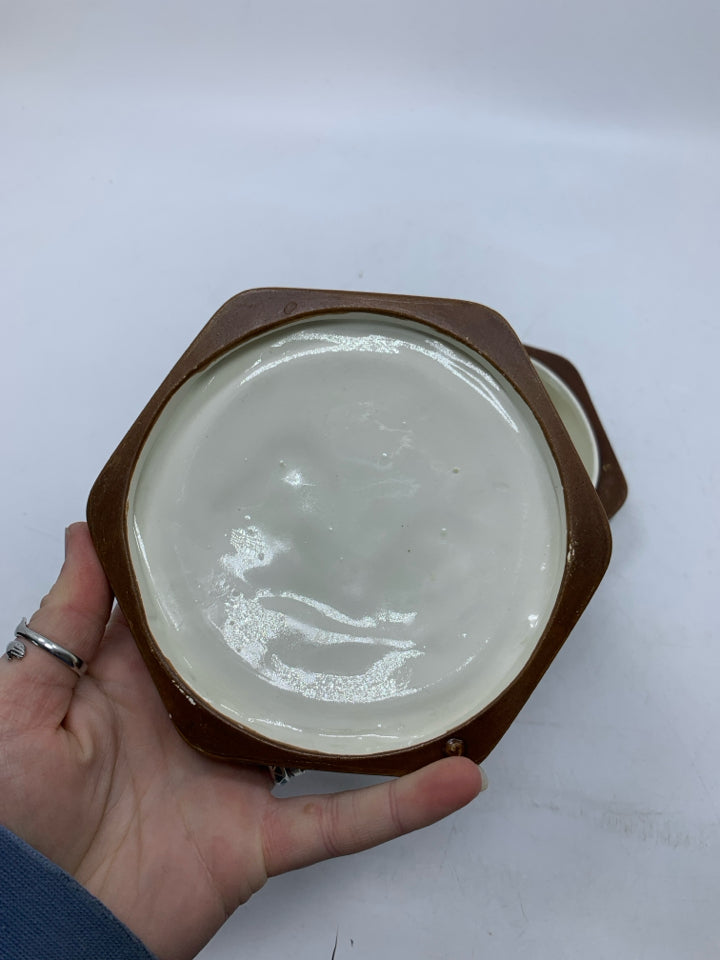 VTG BROWN CERAMIC HEXAGON SHAPED TRINKET BOX W/ EMBOSSED OWLS.