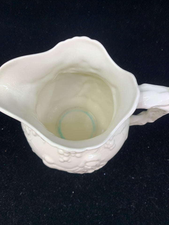 VTG WHITE EMBOSSED SPODE PITCHER.