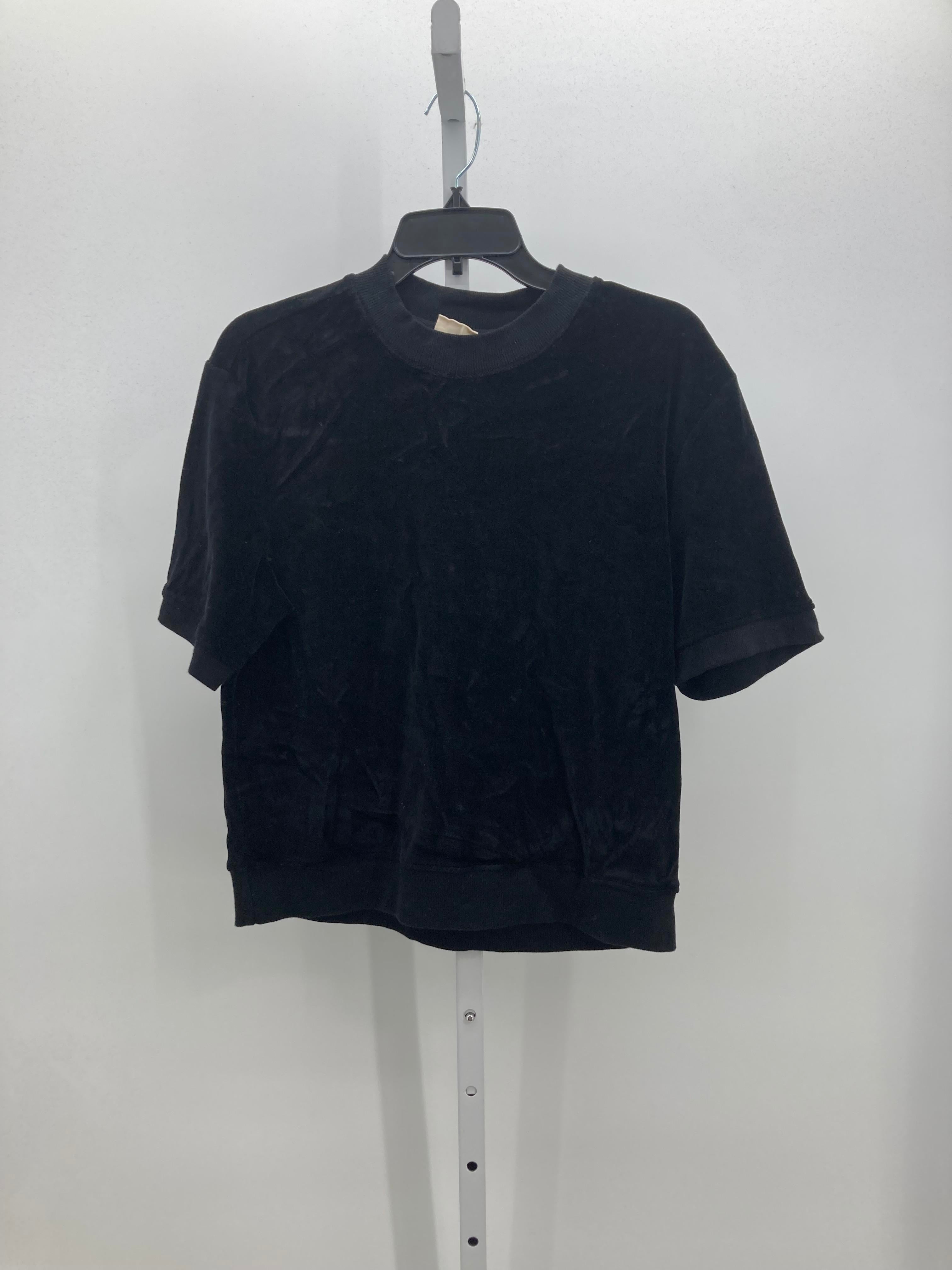 Size Small Juniors Short Sleeve Shirt
