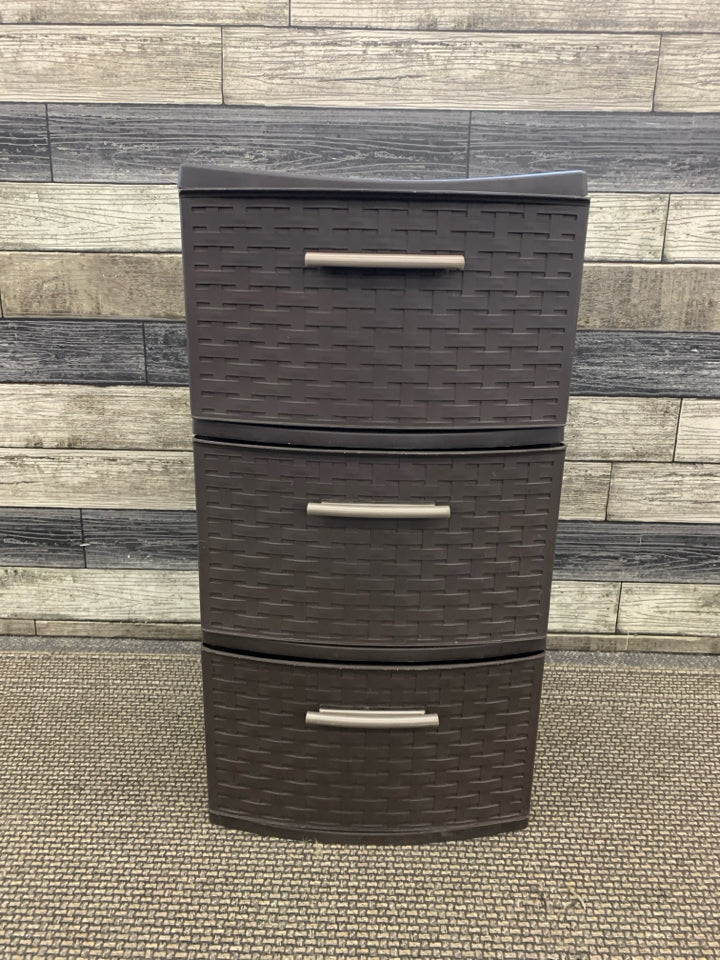 3-DRAWER BROWN STERILITE DRESSER.