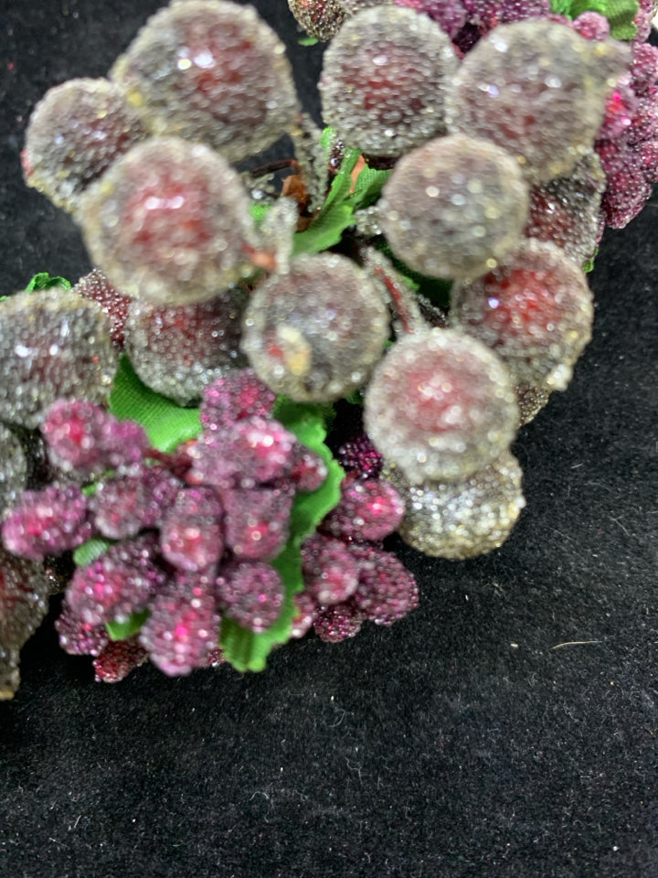 PURPLE BERRIES CANDLE WREATH.