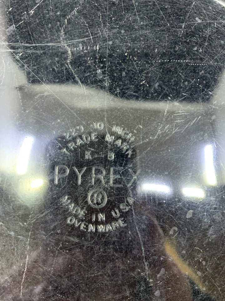PYREX PIE PLATE.