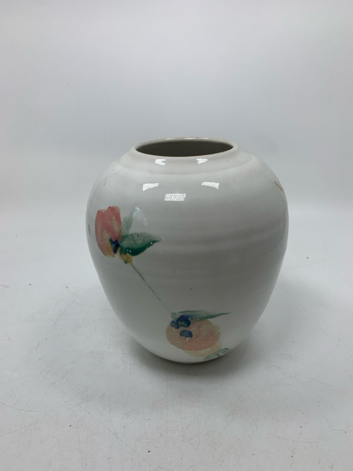 SPHERE VASE W/ PINK FLOWERS.