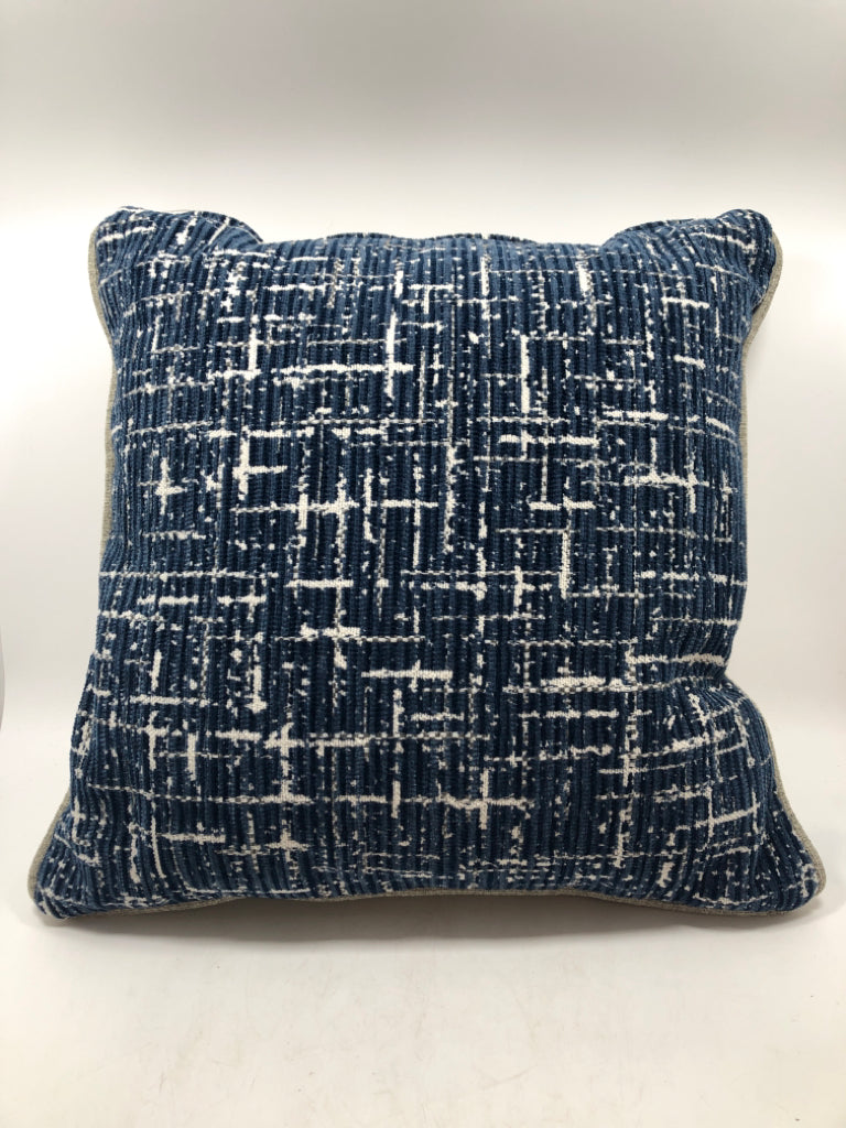 BLUE/WHITE/GREY THROW PILLOW W/ GREY BACK.