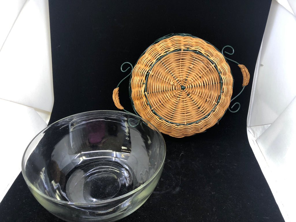 SERVING BOWL IN WICKER HOLDER W GREEN METAL ACCENT.