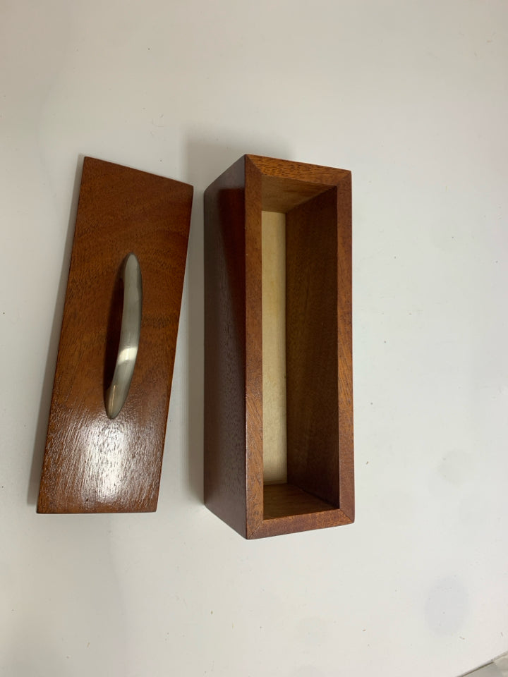 CHERRY OAK STORAGE CONTAINER W/SILVER HANDLE AND LID.