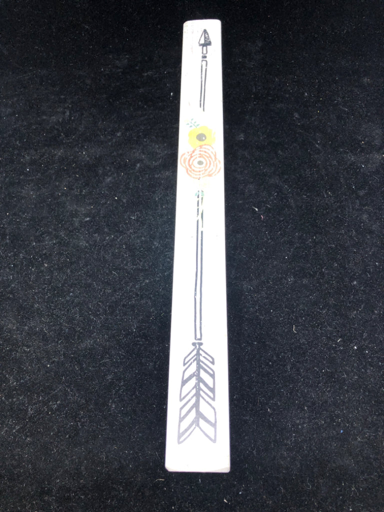 FLORAL ARROW SIGN.