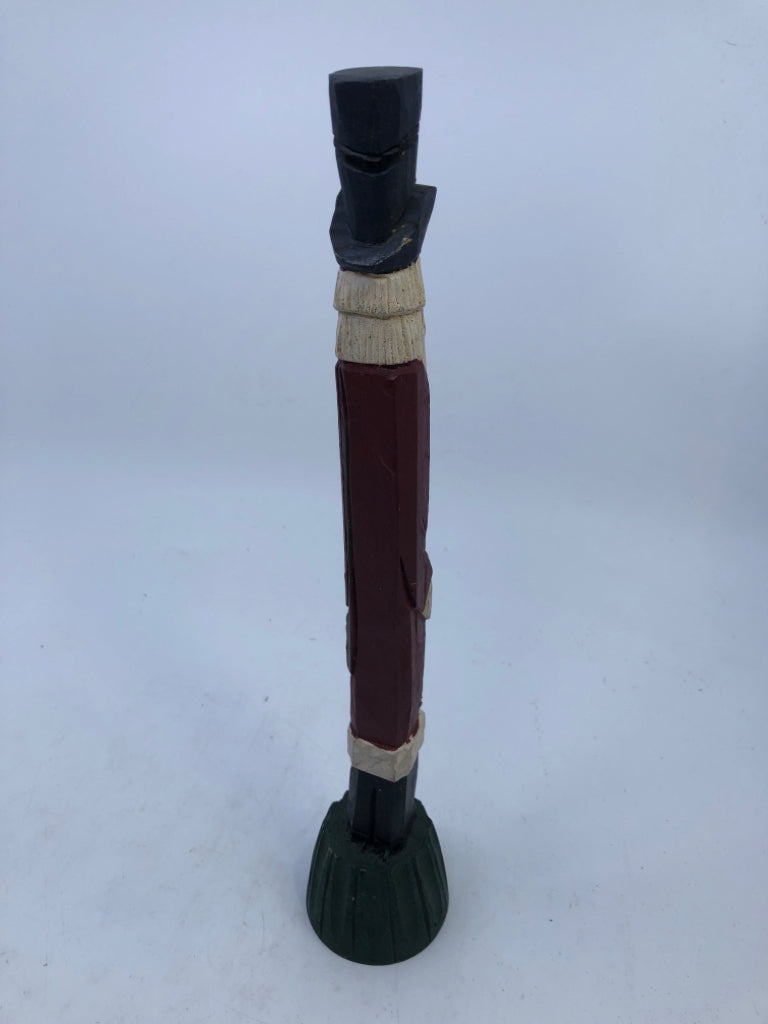 PRIMITIVE CARVED WOOD SANTA BLUE TOP HAT.