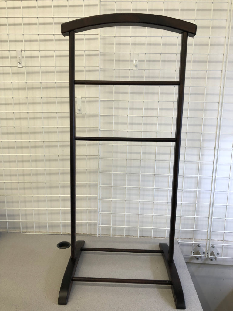 WOODEN BLANKET RACK HOLDER.