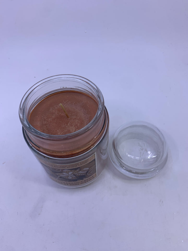 GINGERBREAD CREME CANDLE JAR.
