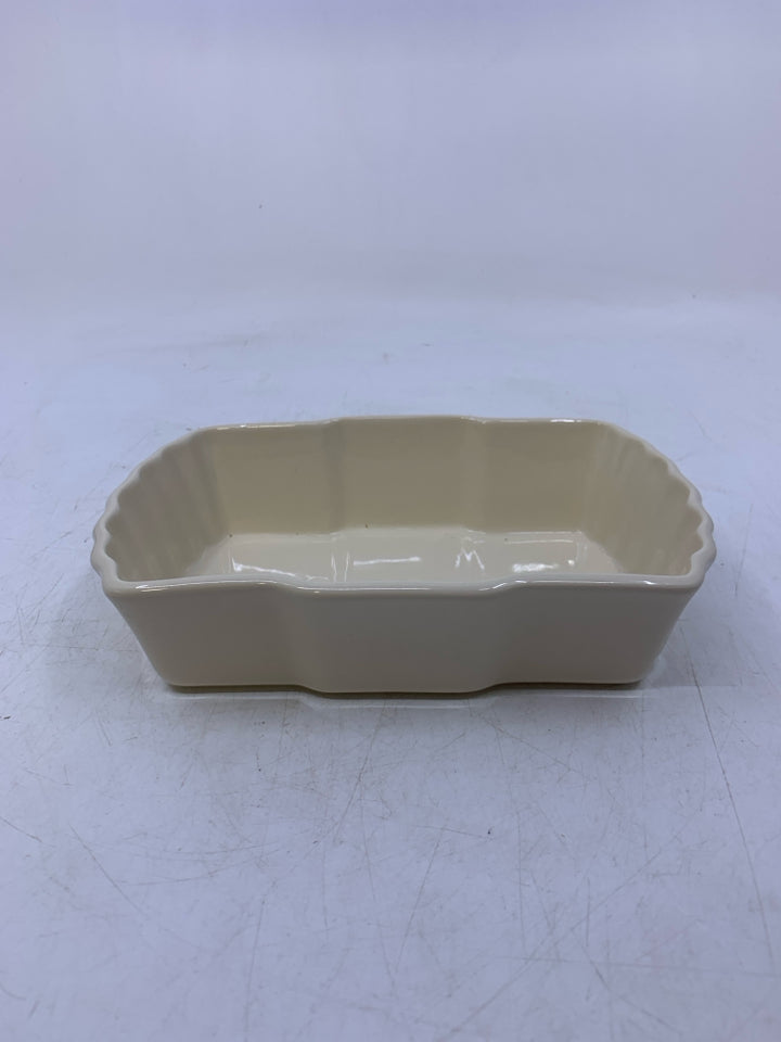 SMALL STONEWARE BAKER.