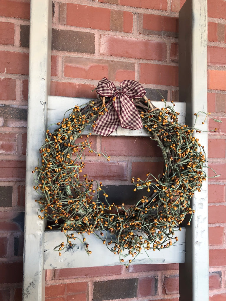 PRIMITIVE LADDER W/WREATH.