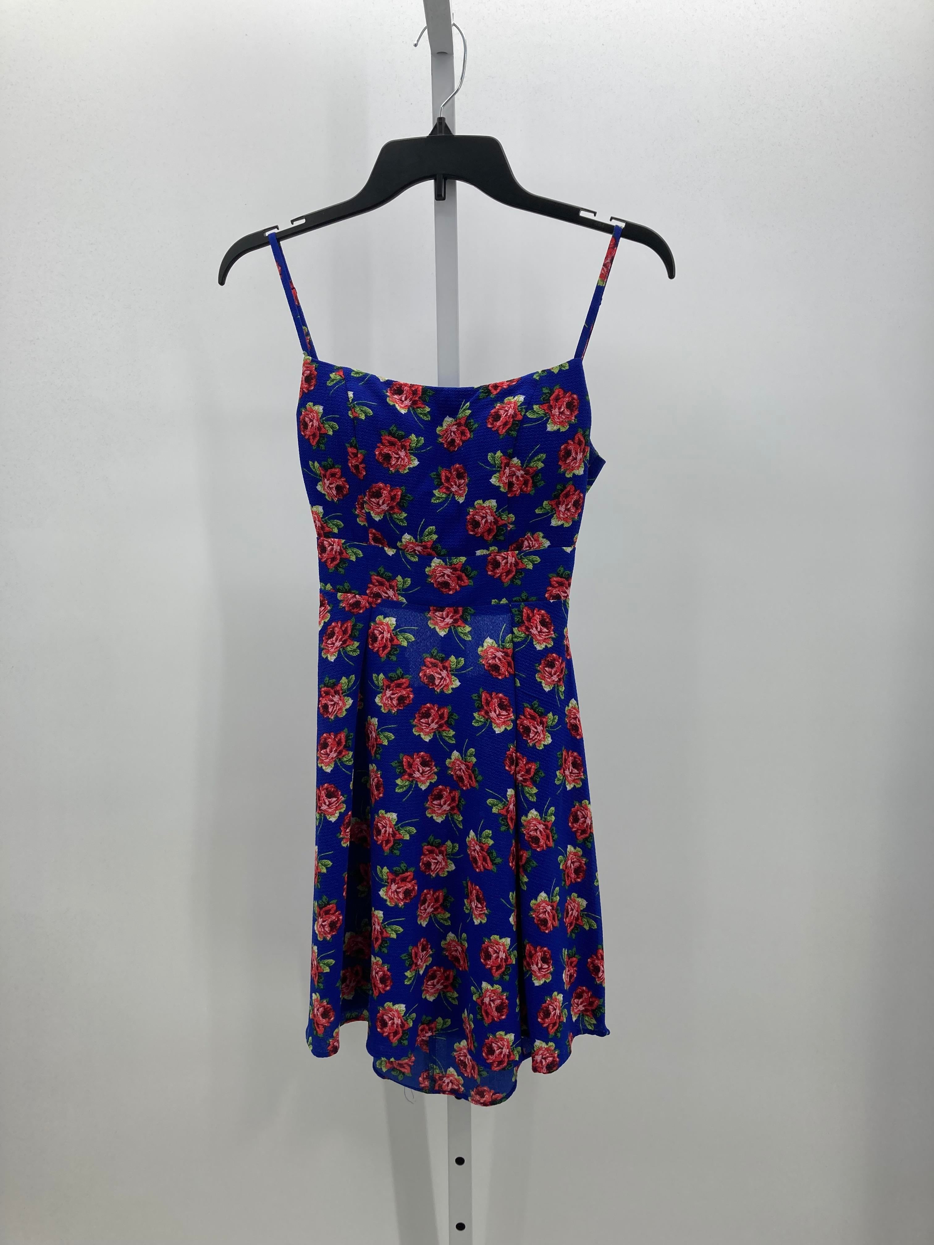 B. Darlin Size 5/6 Juniors Sleeveless Dress