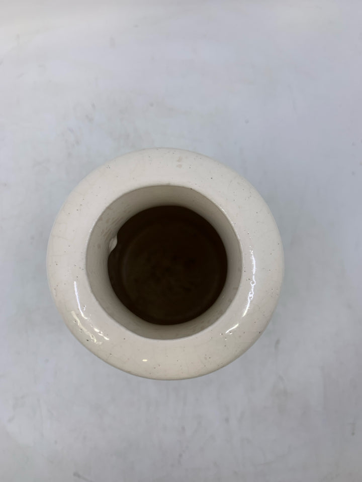 WHITE MILK BOTTLE SHAPE W/ HEART,ROSES.