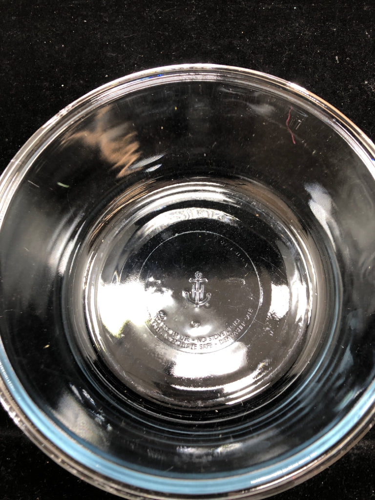 CLEAR GLASS ANCHOR HOCKING BOWL.