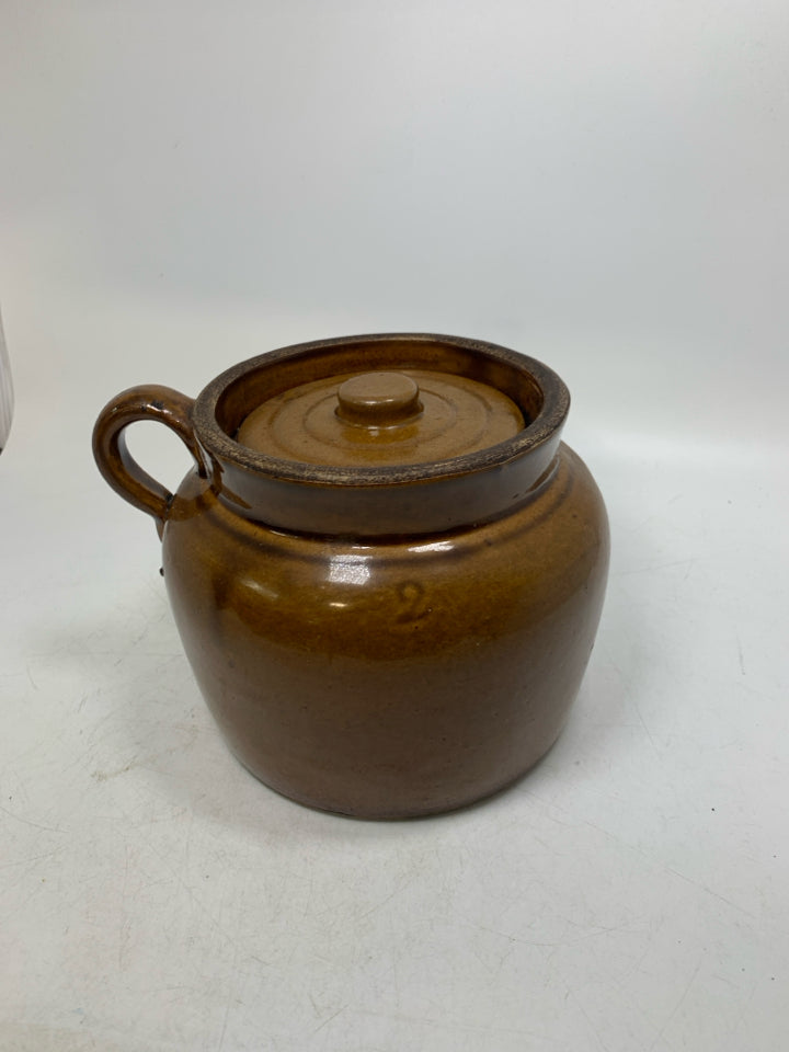 HEAVY BEAN POT W/ HANDLE.