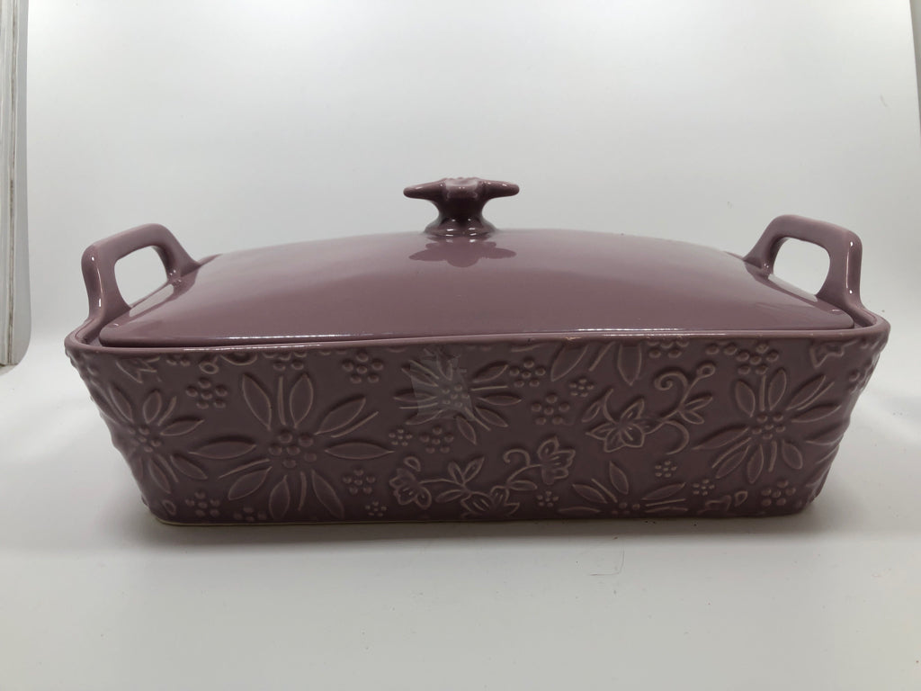 TEMPTATIONS PURPLE BAKING DISH W/LID.