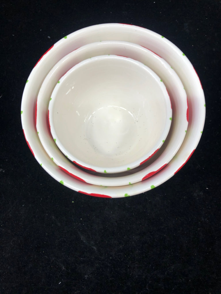 3 NESTING PEPPERMINT BOWLS.