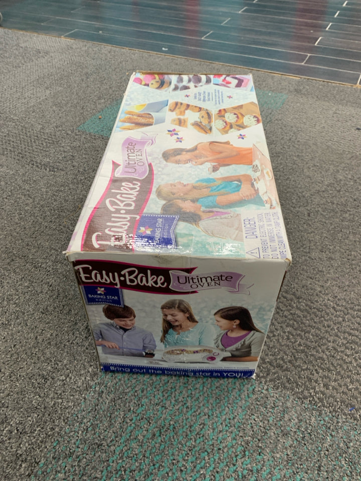 Easy-Bake Ultimate Oven Baking Star Edition *No Mixes-Refills Sold Online