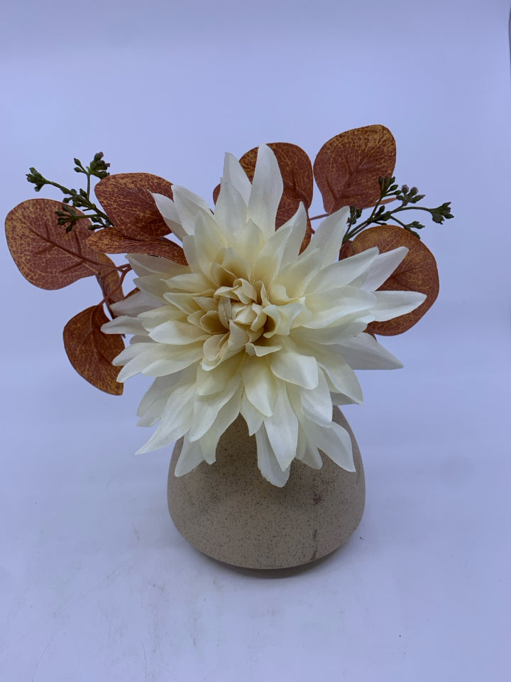 HEAVY CREAM SPECKLED VASE W FAUX LEAVES.