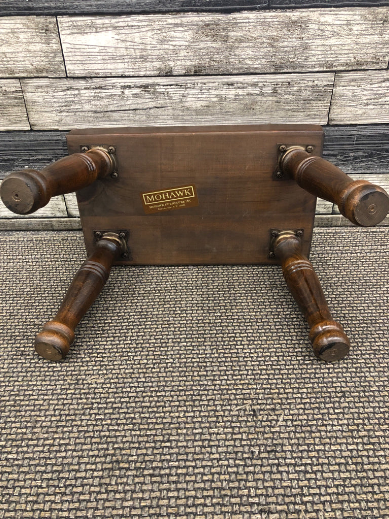 MOHAWK DRK BROWN FOOTREST.