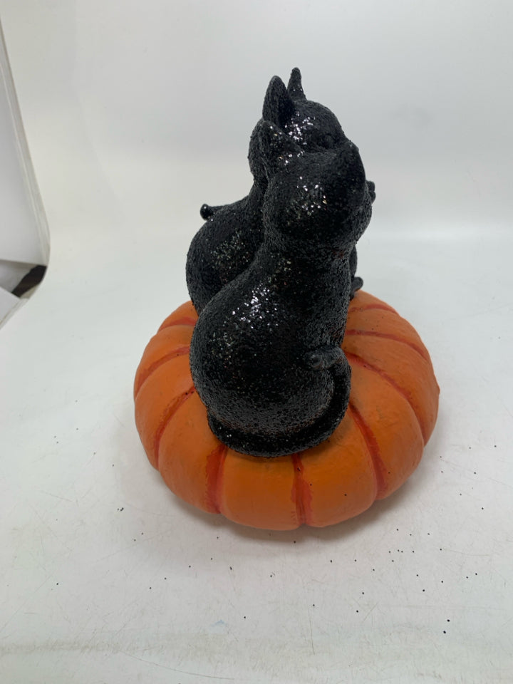 3 GLITTER BLACK CATS ON PUMPKIN.