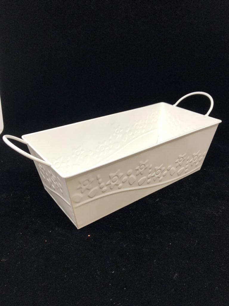WHITE METAL BOX/PLANTER.