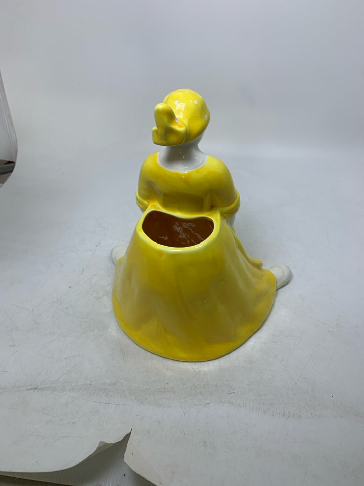 VTG CERAMIC WOMAN IN POLKA DOT DRESS VASE "PEASANT PEOPLE".