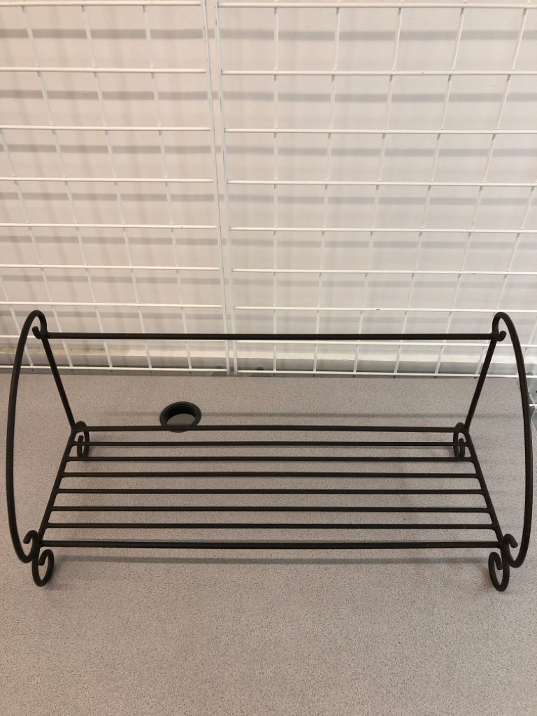 DARK METAL WIRE SHELF.