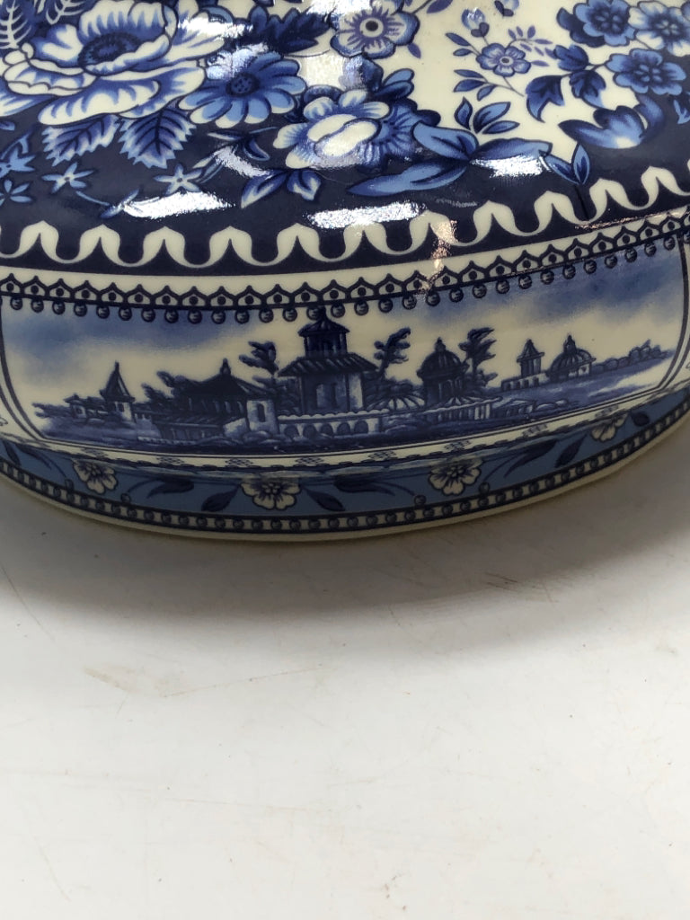 VTG BLUE/WHITE TALL DETAILED PITCHER.