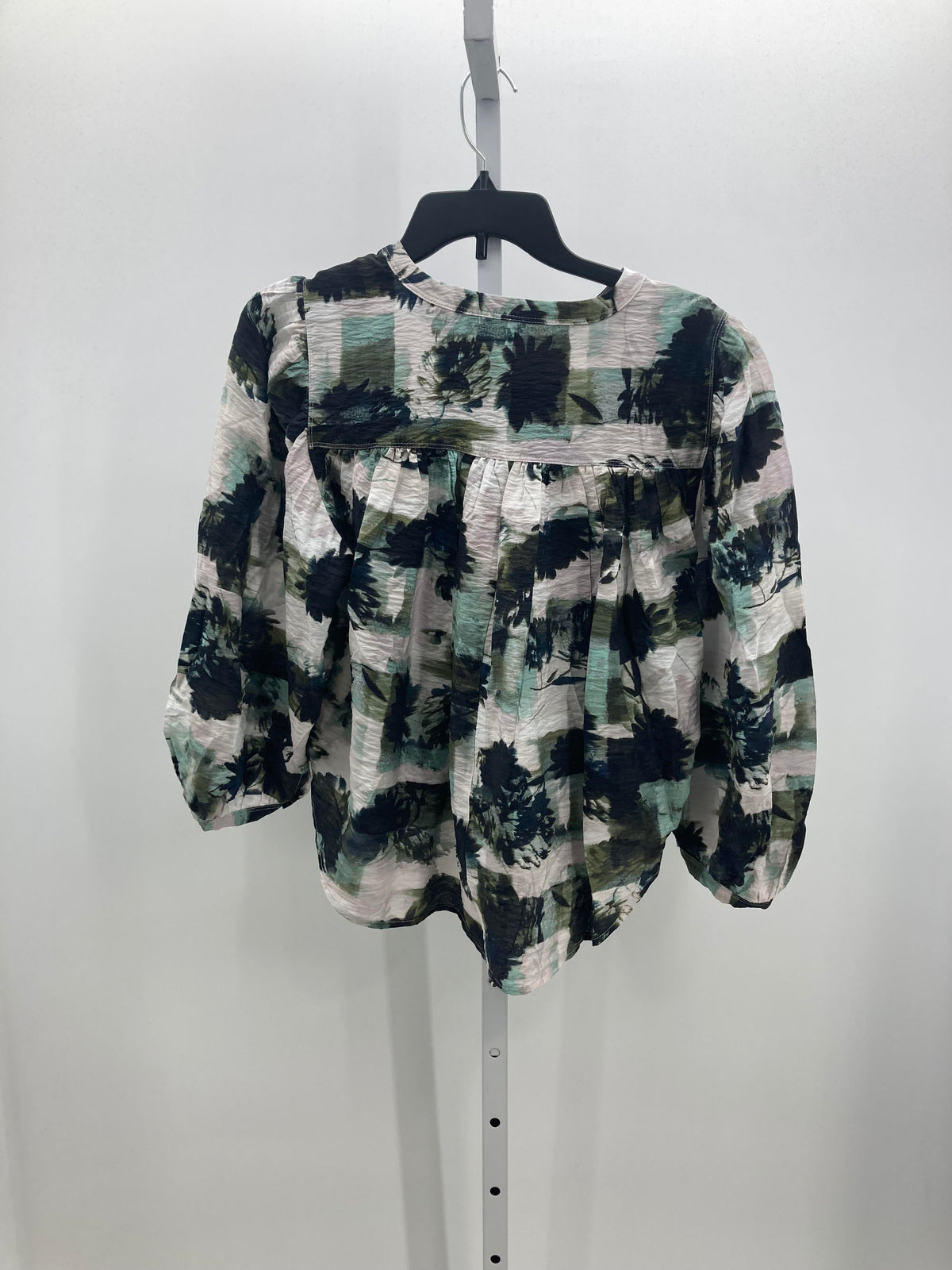 Vera Wang Size Medium Petite Petite Long Sleeve Shirt