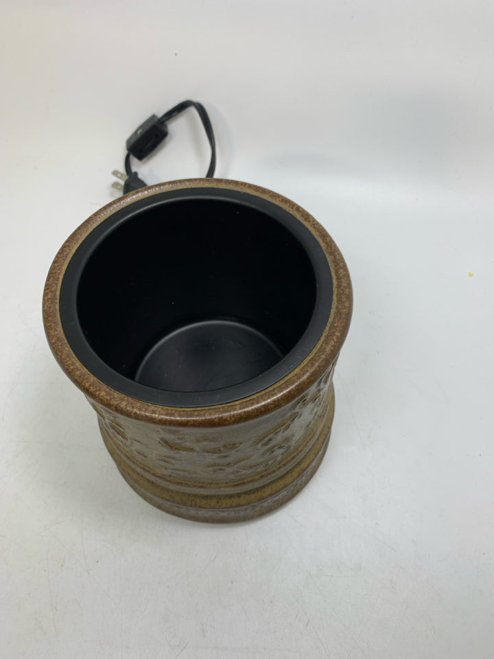 BROWN METAL SCROLL CANDLE WARMER.