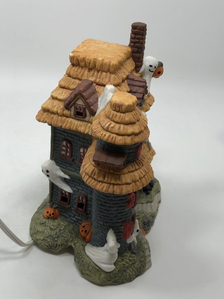 PORCELAIN ILLUMINATED STONE/STRAW/GHOSTS HAUNTED HOUSE.