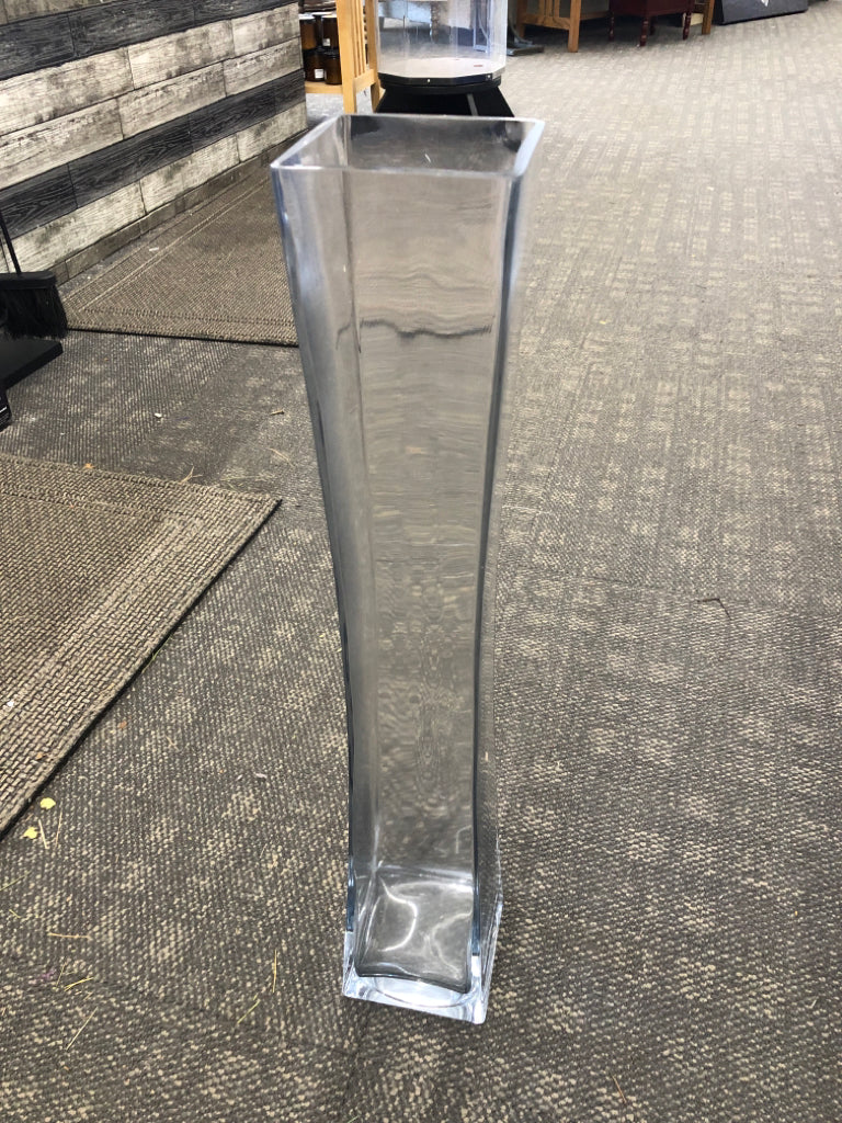 TALL GLASS VASE.
