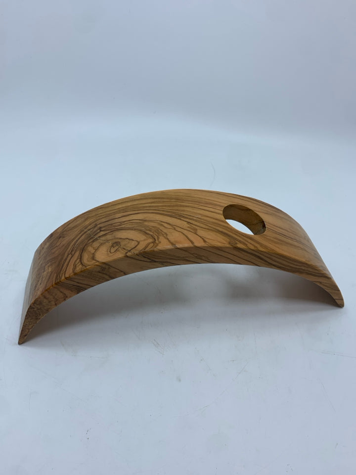 WOODEN CURVED WINE BOTTLE HOLDER.