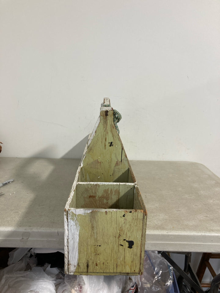 VTG DIVIDED TOOL TROUGH.
