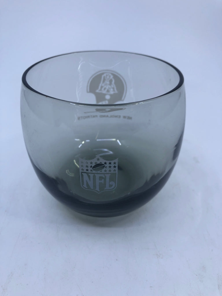 6 SHORT GREY GLASS PATRIOT GLASSES.