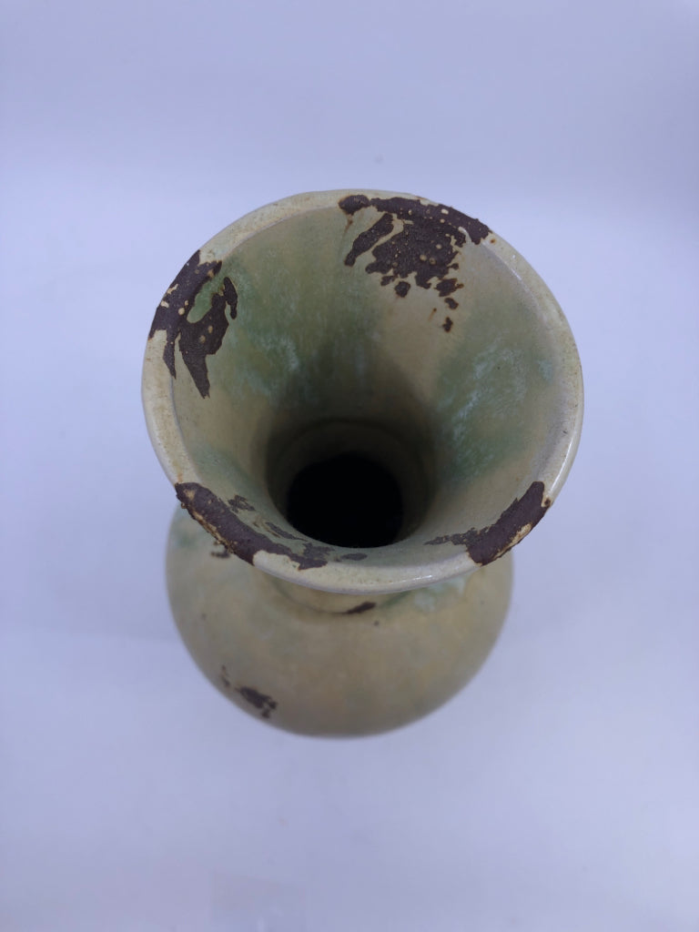 RUSTIC CREAM DECOR VASE CERAMIC.
