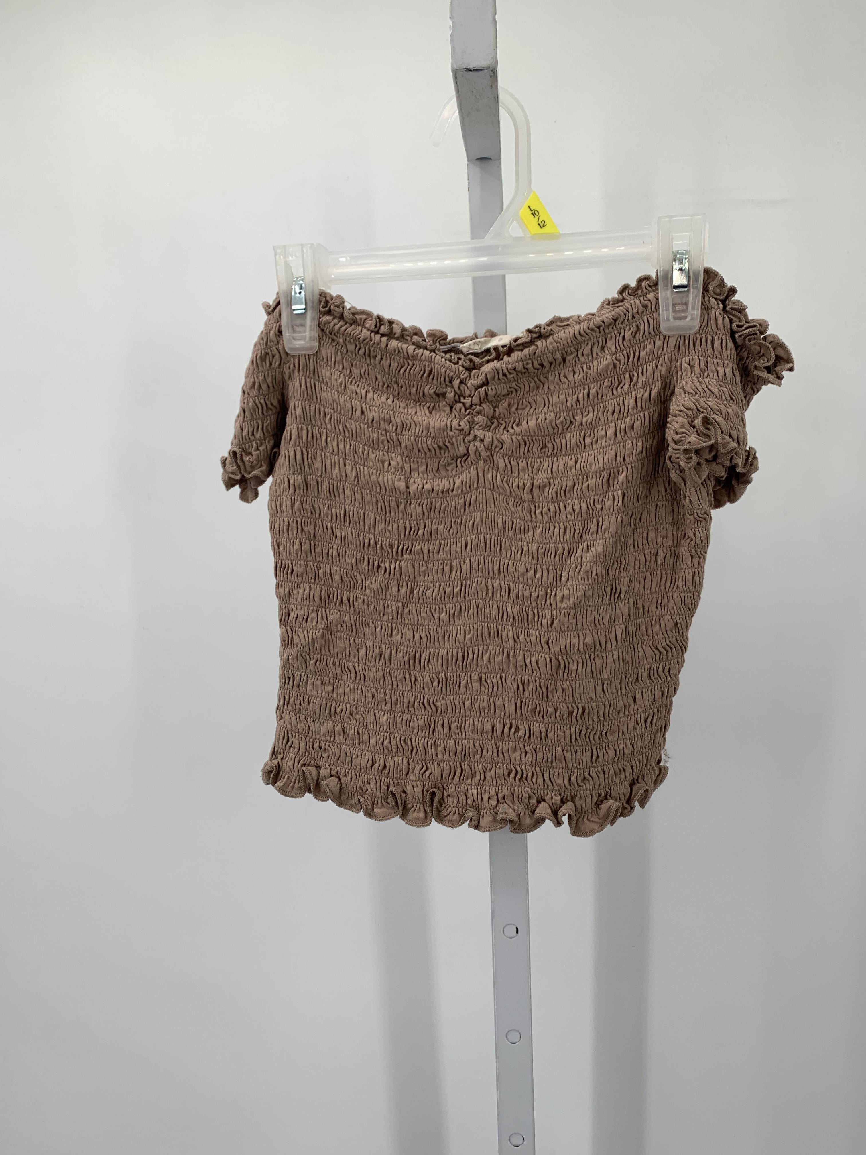 Size Small Juniors Short Sleeve Shirt