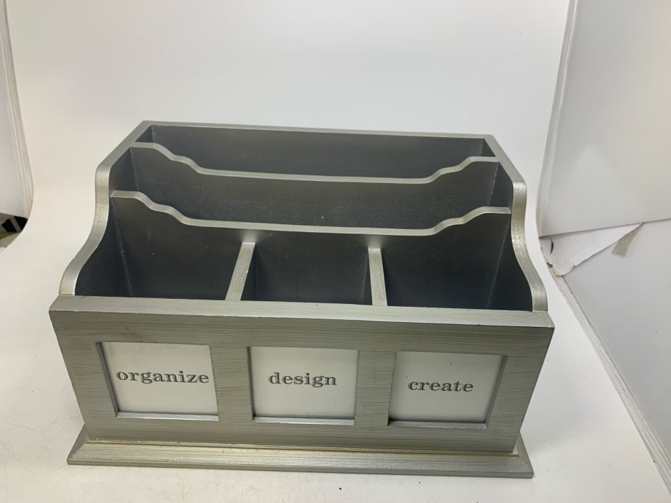 HEAVY DIVIDED DESK ORGANIZER.