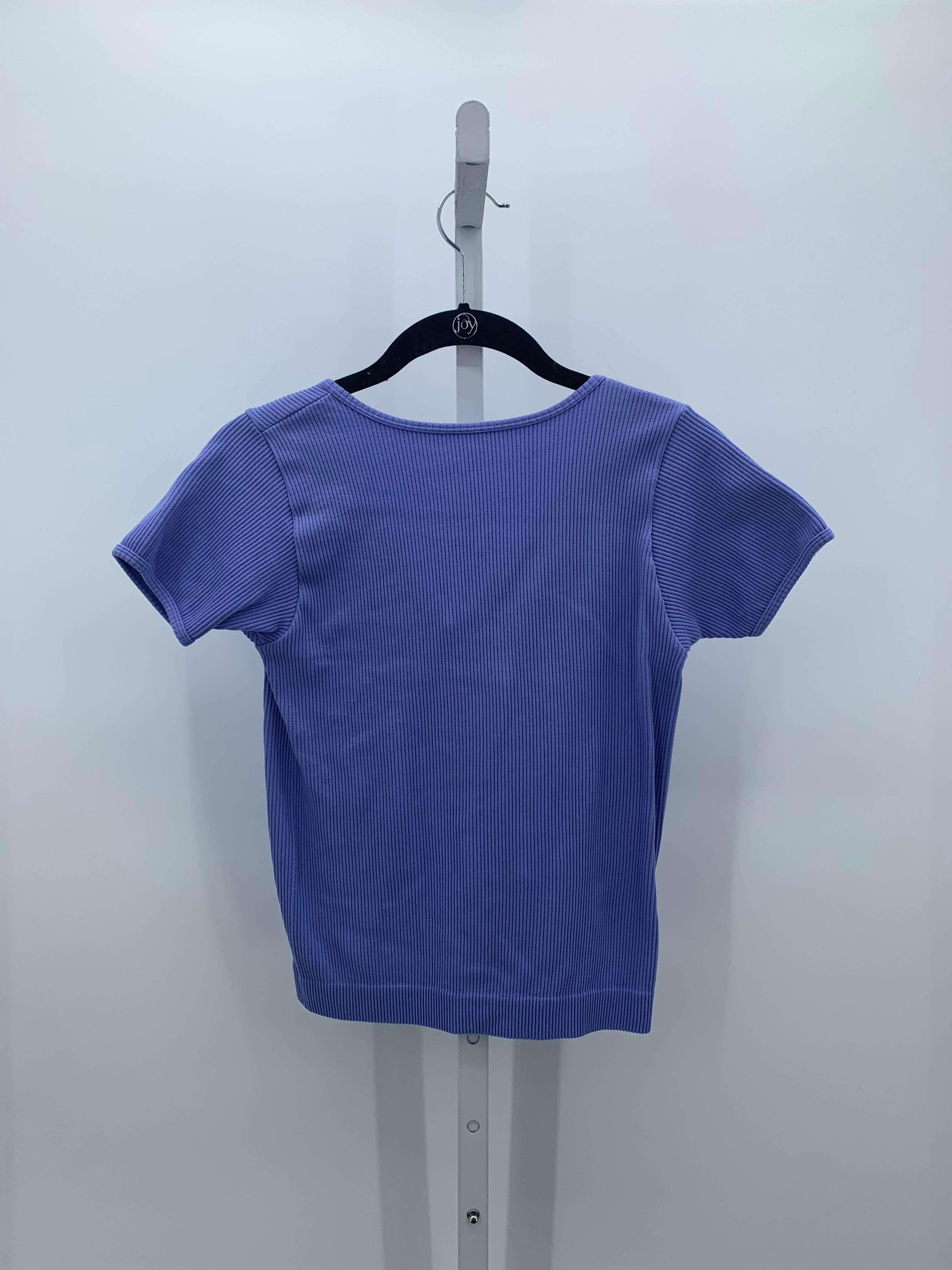 Size Medium Juniors Short Sleeve Shirt