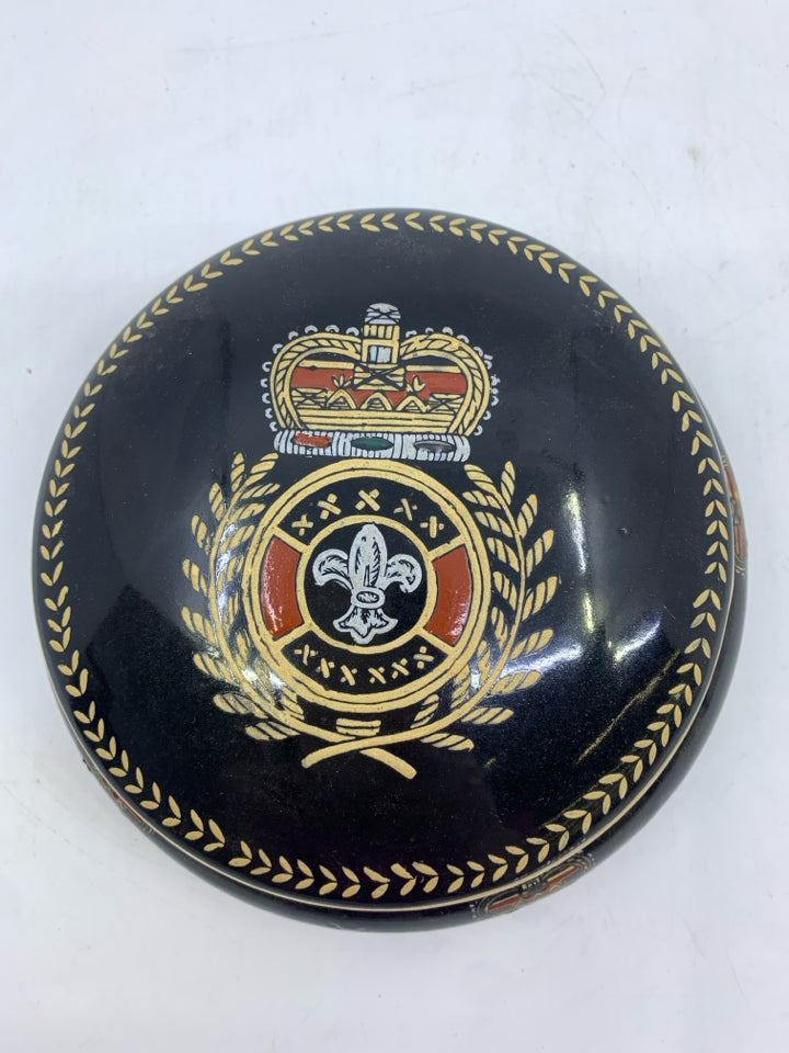 VTG BLACK DISH W GOLD ACCENTS AND CROWN W LID.