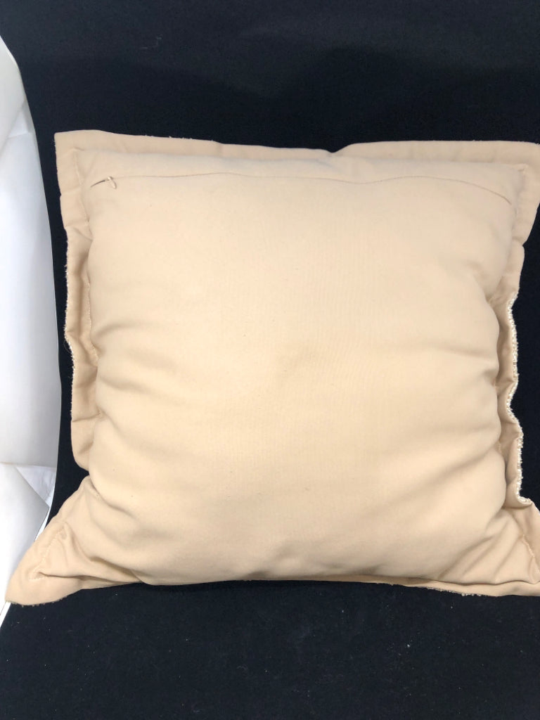 TAN BURLAP TEXTURE ACCENT PILLOW.