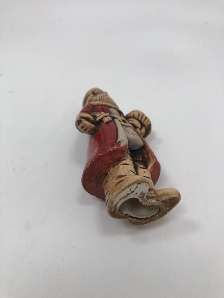 VTG CERAMIC SANTA FIGURINE.