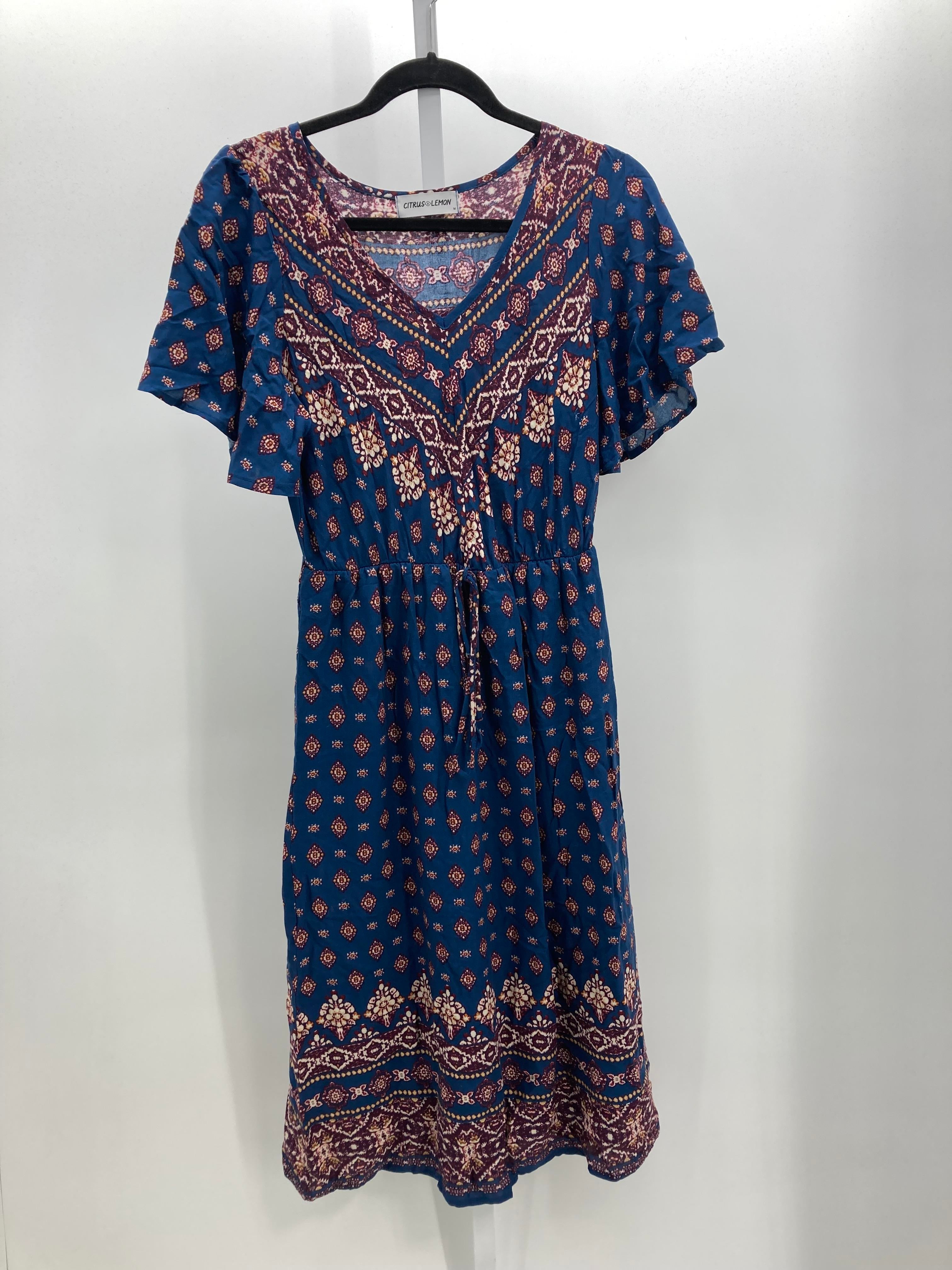 Size Medium Misses Short Sleeve Dress