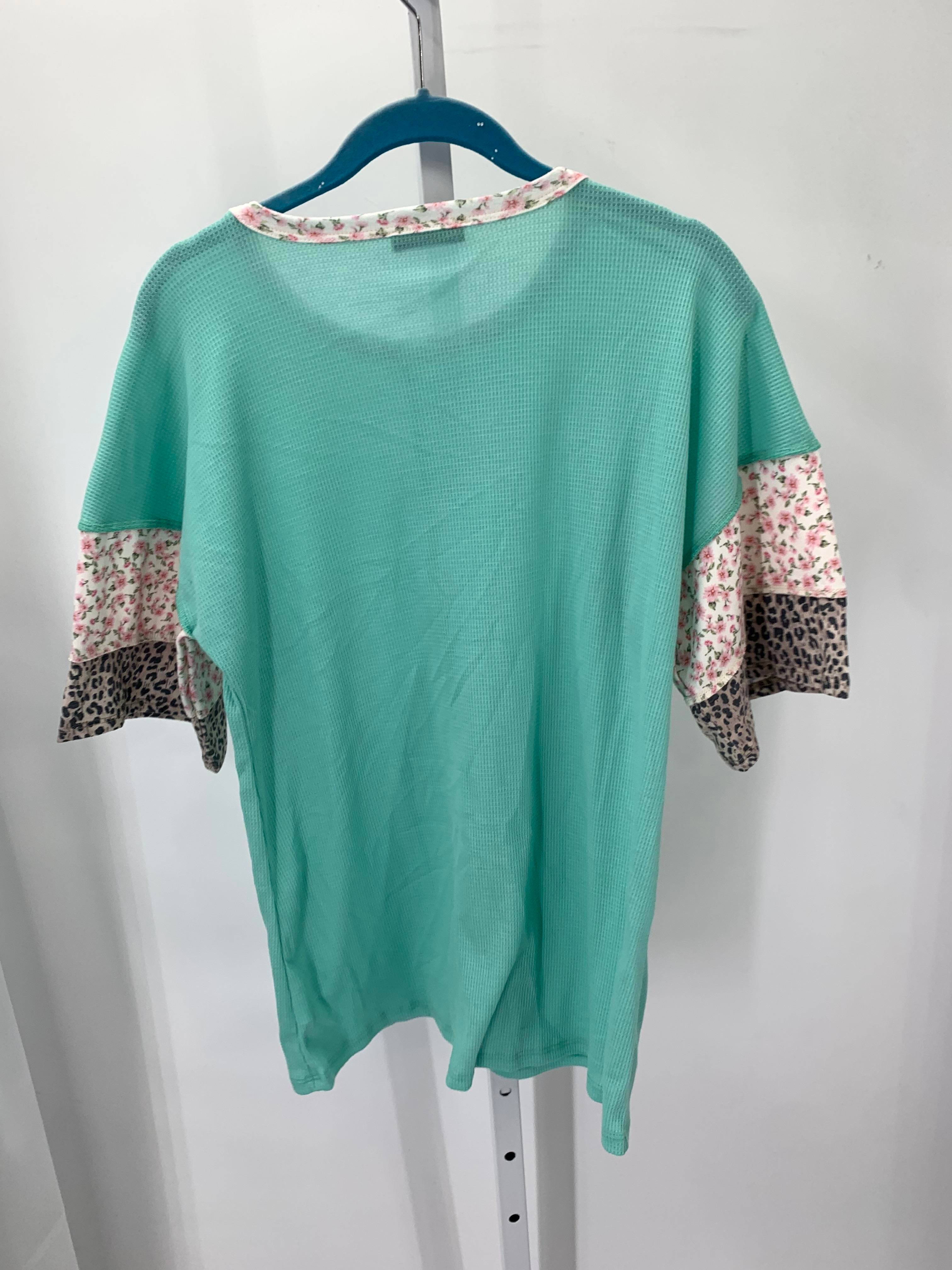 Size Small Misses Short Sleeve Shirt