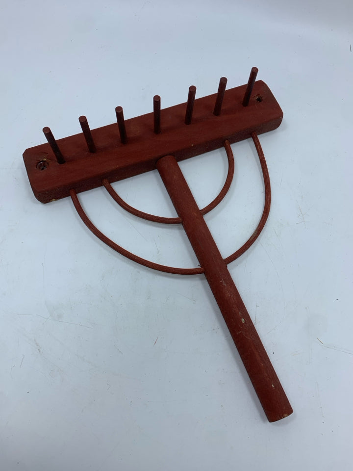 SM PRIMITIVE WOODEN HAY RAKE.