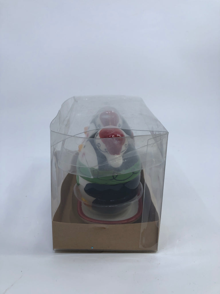 NIP PENGUINS SALT & PEPPER SHAKERS.