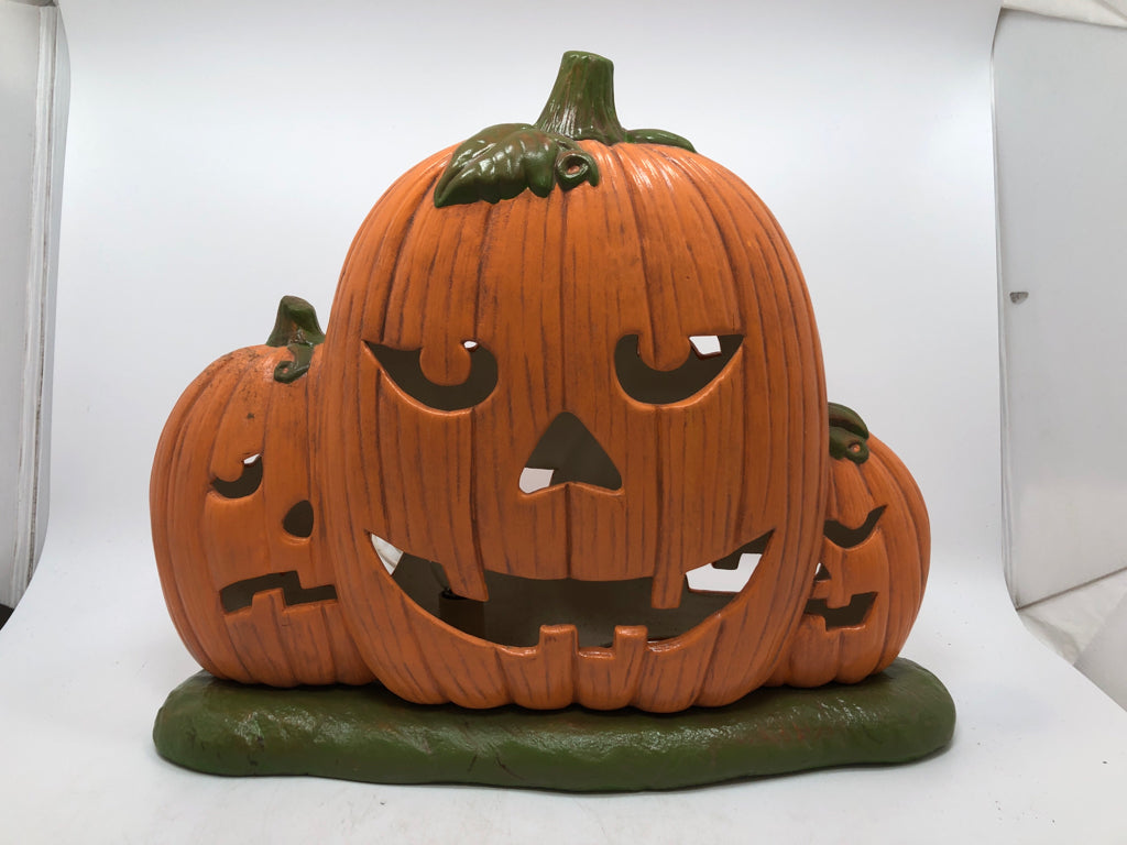 2PC LIGHT-UP JACK-O-LANTERNS.